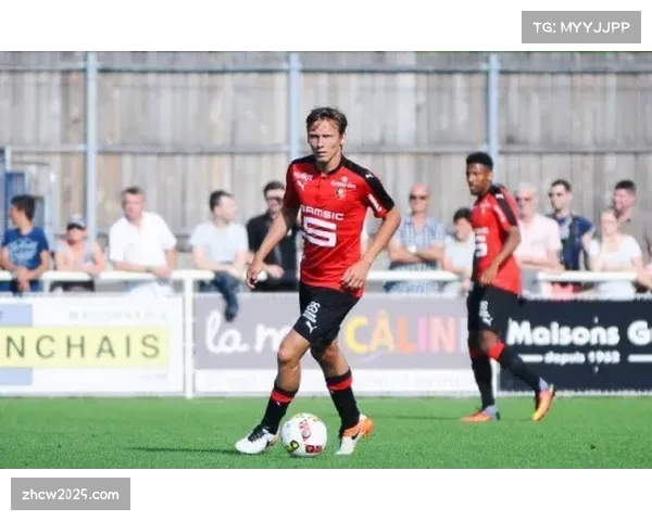 前法国国脚加盟斯特拉斯堡教练组,主要负责防守定位球战术设计